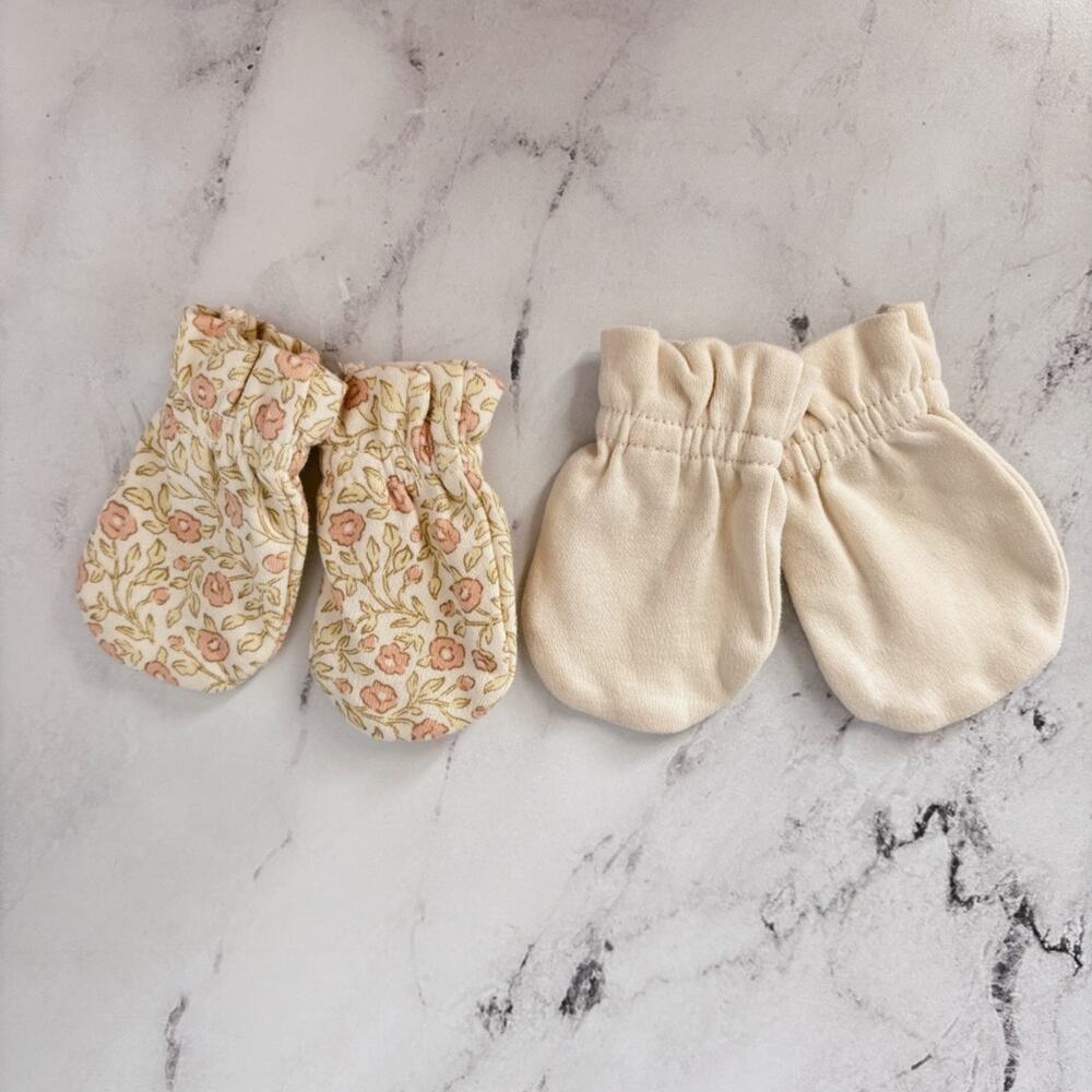 Quincy Mae Floral and Cream Mittens Organic Cotton NWOT